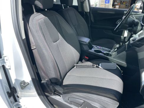 Used 2017 Chevrolet Equinox LT w/ Convenience Package FWD image 39