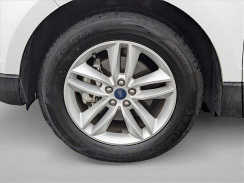 Used 2018 Ford Edge SEL FWD image 22