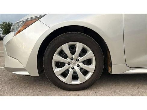 Used 2023 Toyota Corolla LE FWD image 12