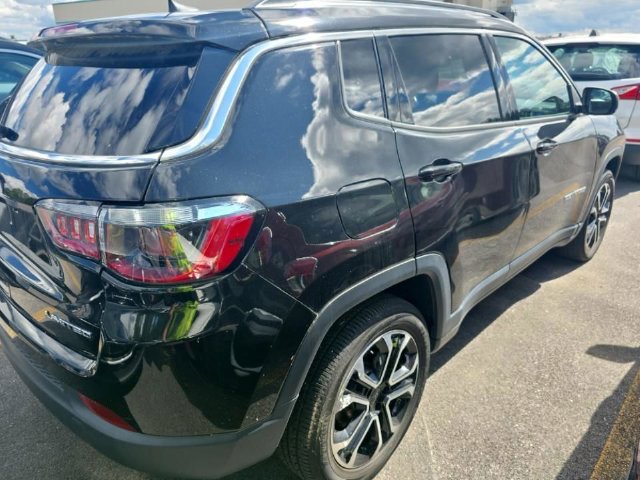 Used 2022 Jeep Compass Limited AWD/4WD image 3