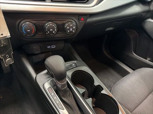 Certified 2025 Chevrolet Trax LS FWD image 21
