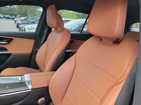 Used 2023 Mercedes-Benz GLC 300 image 16