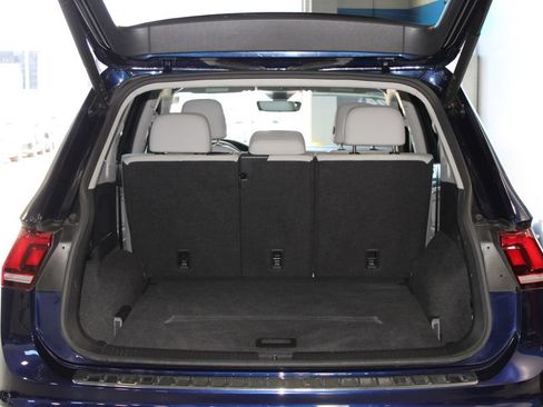 Used 2024 Volkswagen Tiguan SE AWD/4WD image 25
