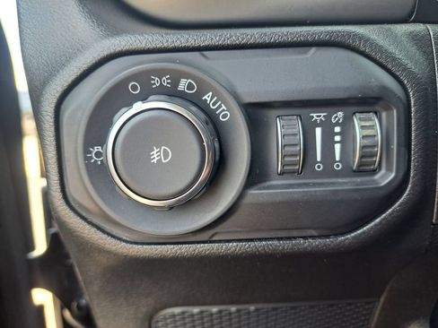 Used 2022 Jeep Wrangler Unlimited Sport AWD/4WD image 19