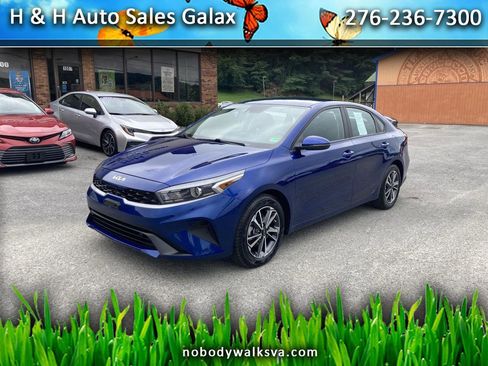 Used 2022 Kia Forte LXS w/ LXS Technology Package FWD image 1