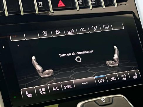 Used 2021 Lamborghini Urus AWD/4WD image 31