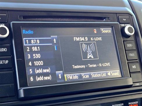 Used 2014 Toyota Tacoma PreRunner image 16