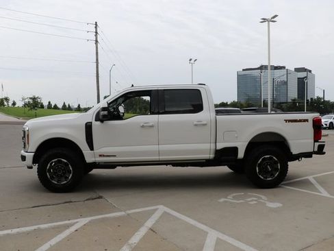 Used 2023 Ford F250 Lariat w/ Lariat Ultimate Package AWD/4WD image 4
