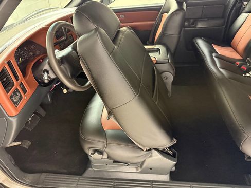 Used 2002 Chevrolet Silverado 3500 4X2 4dr Extended Cab image 35