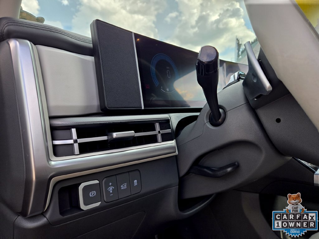 Used 2025 Hyundai Santa Fe SEL FWD image 28