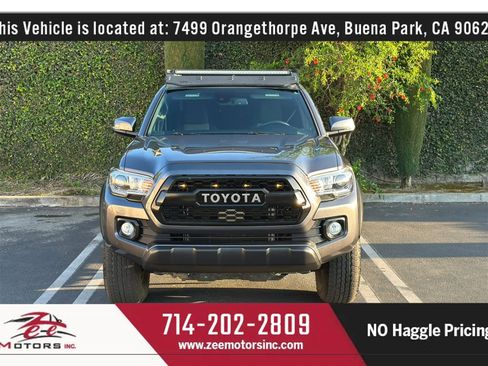 Used 2022 Toyota Tacoma TRD Off-Road image 3
