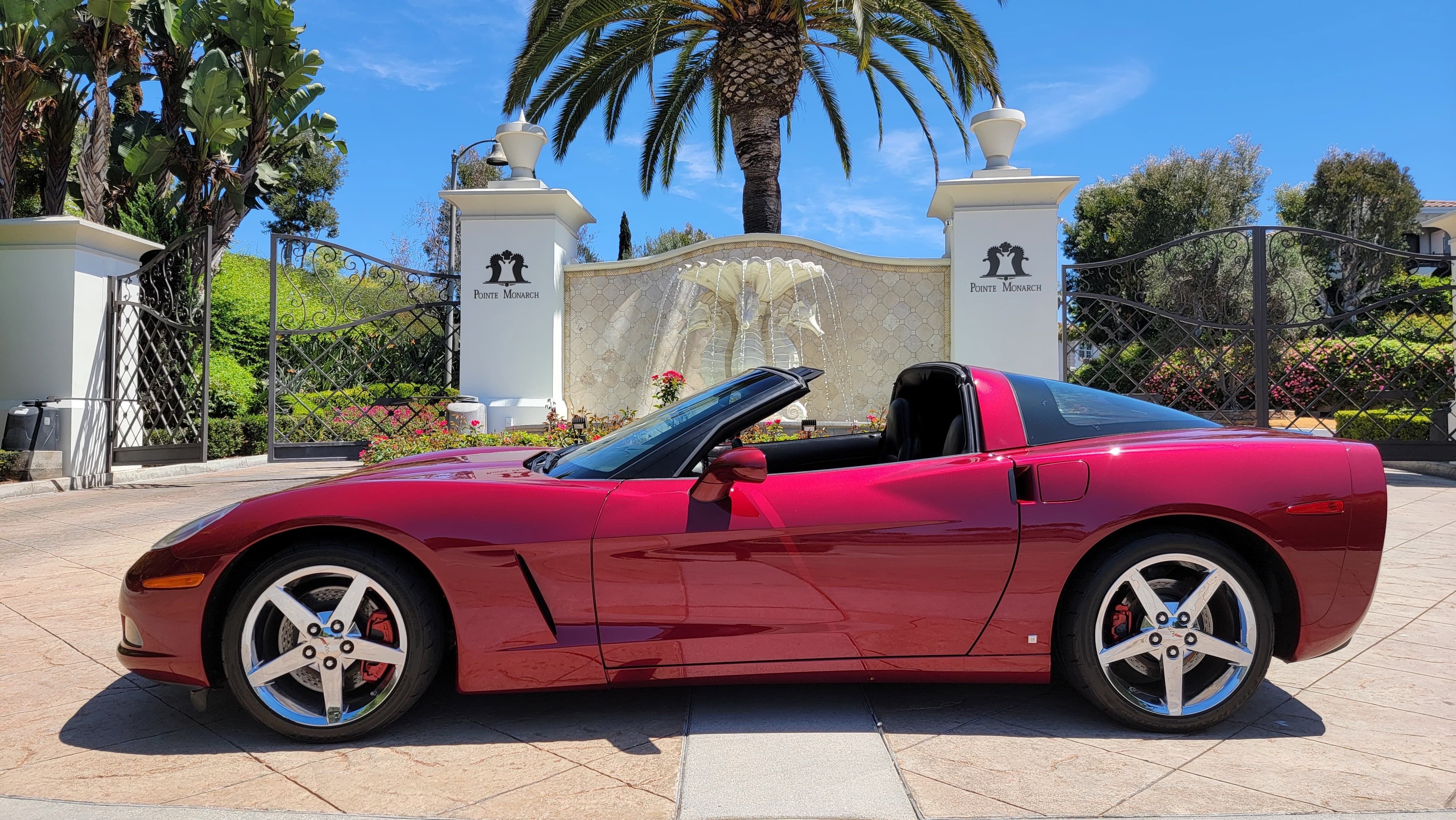Used 2007 Chevrolet Corvette Coupe w/ Performance Package RWD image 6