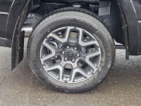 New 2026 RAM 1500 Laramie AWD/4WD image 9