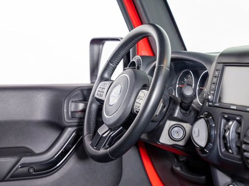 Used 2015 Jeep Wrangler Sahara image 24