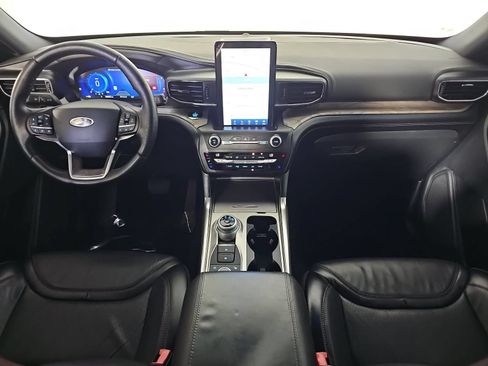 Used 2020 Ford Explorer Platinum w/ Premium Technology Package AWD/4WD image 11