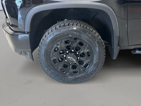 Used 2023 Chevrolet Silverado 2500 LTZ w/ LTZ Plus Package AWD/4WD image 8
