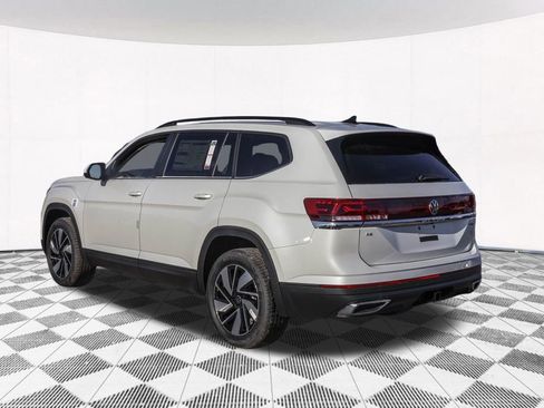 New 2026 Volkswagen Atlas SE image 9