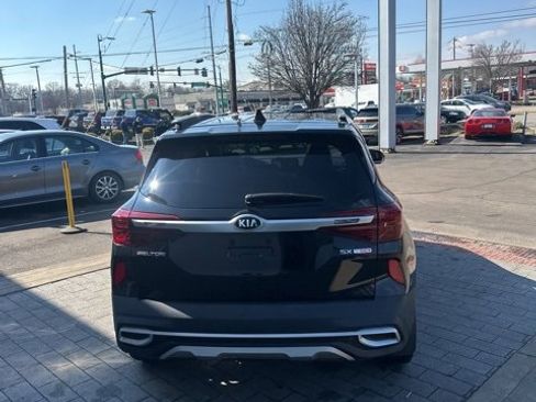 Used 2021 Kia Seltos SX w/ SX Sunroof Package image 12