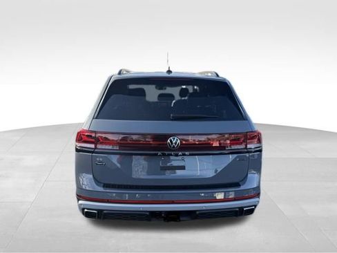 Certified 2025 Volkswagen Atlas Peak Edition SE image 5