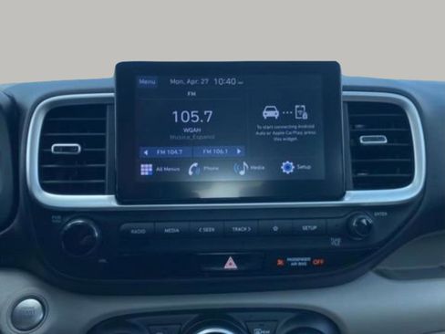 Certified 2024 Hyundai Venue SEL FWD image 10