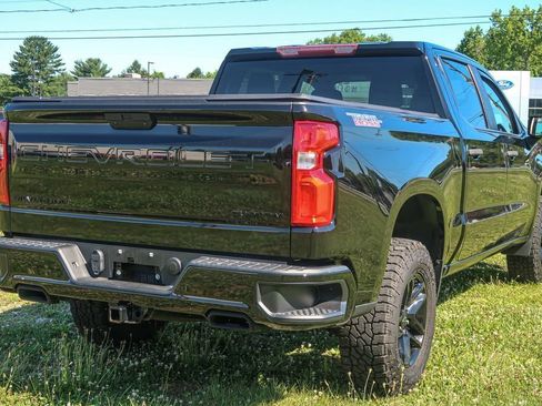 Used 2021 Chevrolet Silverado 1500 Custom Trail Boss w/ Midnight Edition AWD/4WD image 10
