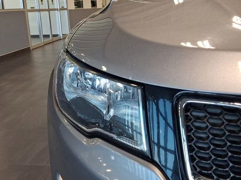 Used 2018 Jeep Compass Latitude w/ Cold Weather Group image 9