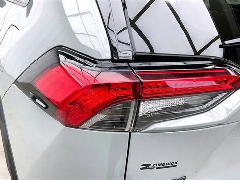 Used 2020 Toyota RAV4 XLE w/ Convenience Package image 27