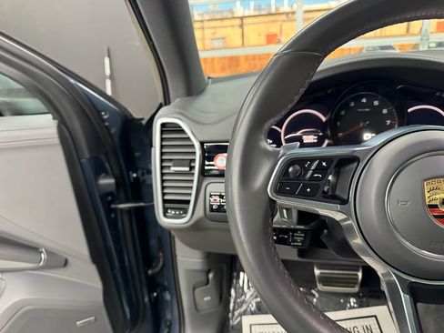Used 2019 Porsche Cayenne S image 24