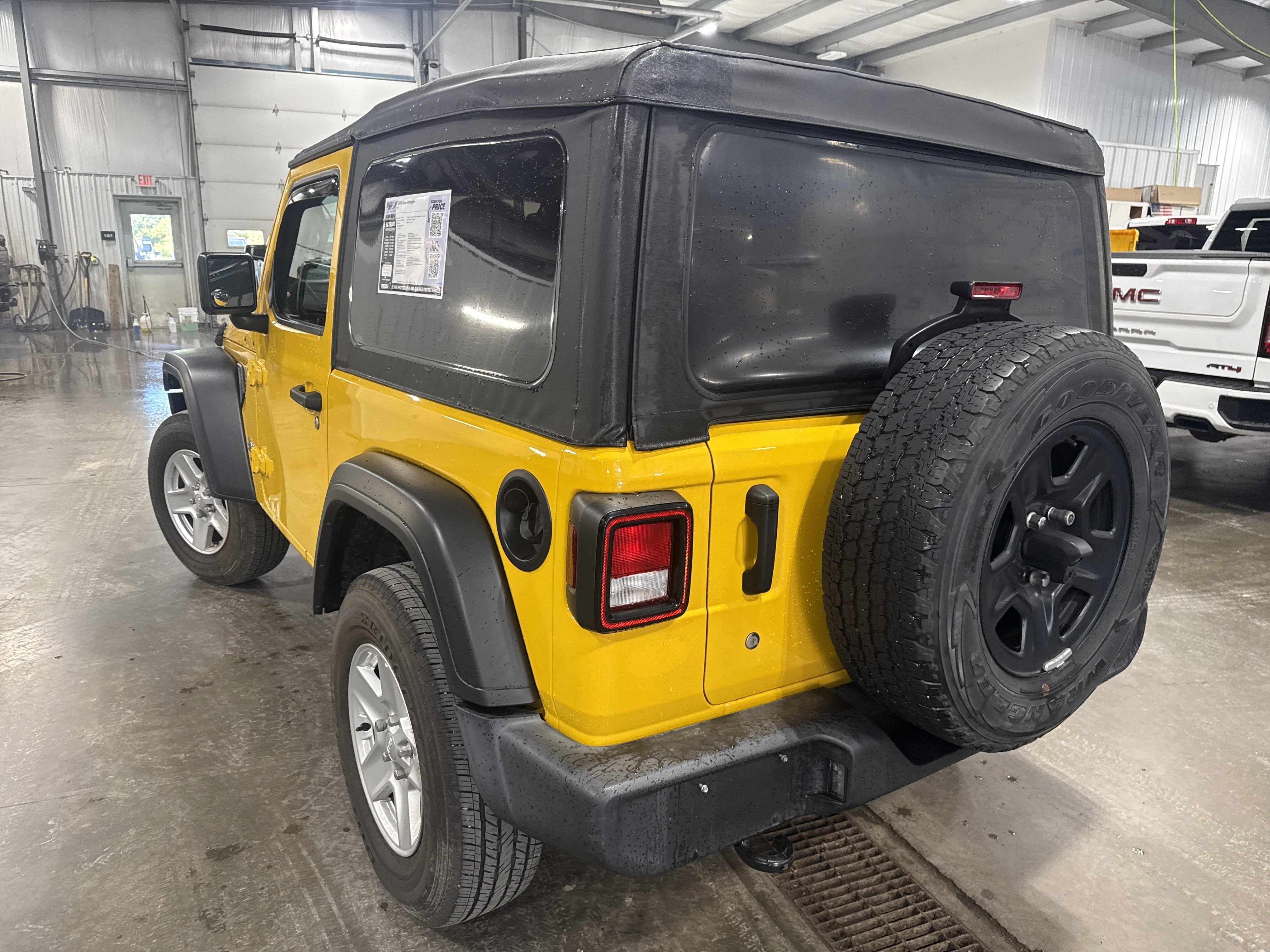 Used 2019 Jeep Wrangler Sport AWD/4WD image 4