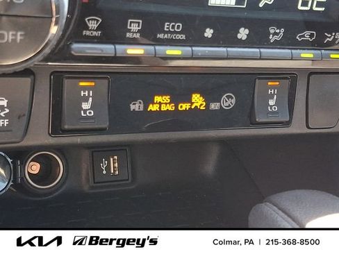 Used 2024 Toyota RAV4 AWD Hybrid w/ Weather Package image 28