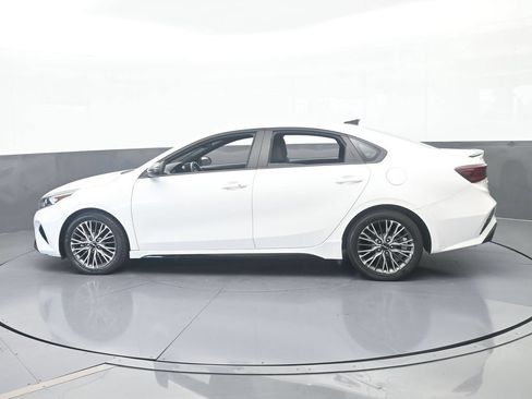 Used 2022 Kia Forte GT-Line w/ GT-Line Technology Package FWD image 3