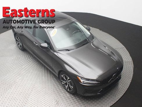 Used 2024 Volvo S60 B5 Core AWD/4WD image 3