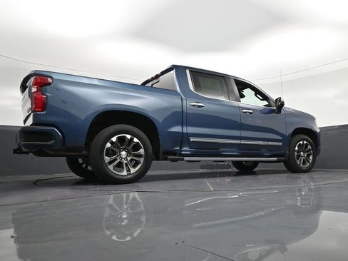Used 2024 Chevrolet Silverado 1500 High Country w/ Technology Package RWD image 31
