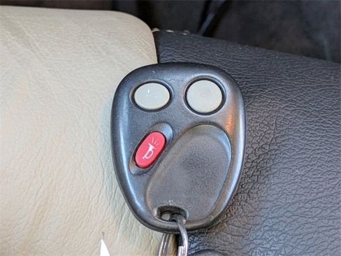 Used 2004 HUMMER H2 Base w/ Preferred Equipment Group image 29