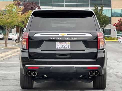 Used 2024 Chevrolet Suburban High Country w/ Premium Package 2 image 5