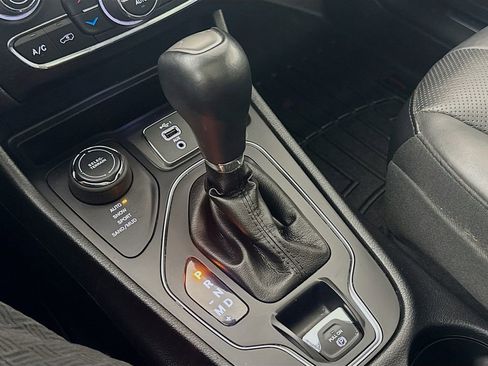 Used 2020 Jeep Cherokee High Altitude AWD/4WD image 21