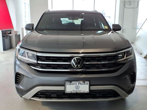Certified 2023 Volkswagen Atlas Cross Sport SE w/ Panoramic Sunroof Package AWD/4WD image 2
