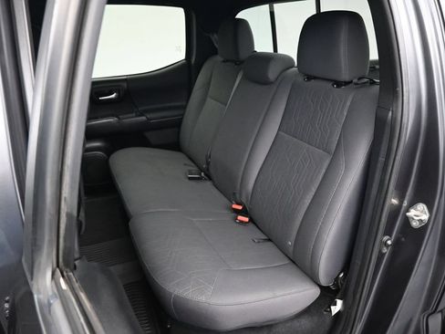 Used 2019 Toyota Tacoma TRD Sport AWD/4WD image 12