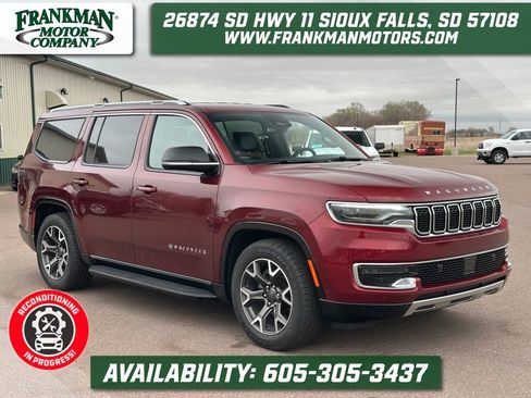 Used 2024 Jeep Wagoneer Series III AWD/4WD image 1