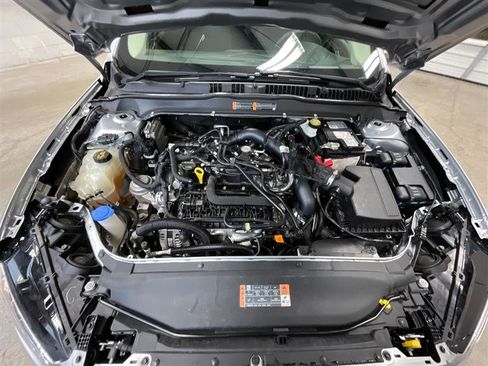 Used 2020 Ford Fusion SE image 28