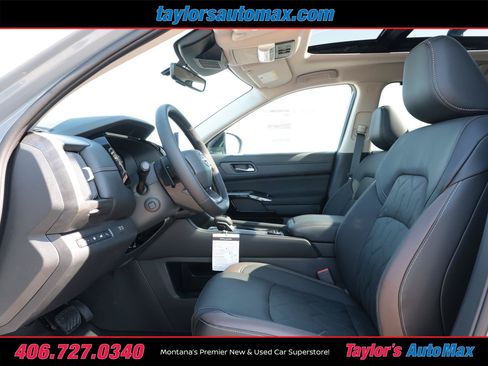 New 2026 Nissan Pathfinder Platinum w/ Accent Package AWD/4WD image 5