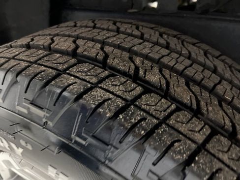 Used 2025 Chevrolet Colorado LT w/ LT Convenience Package image 47