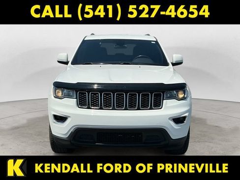 Used 2019 Jeep Grand Cherokee Laredo AWD/4WD image 2