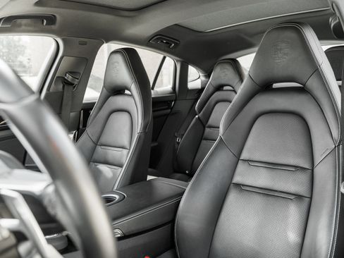 Used 2020 Porsche Panamera 4 image 21