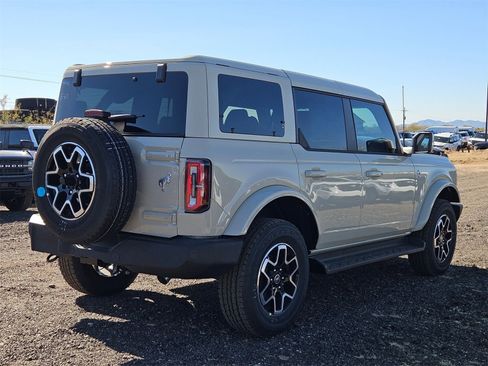 New 2025 Ford Bronco Outer Banks image 5