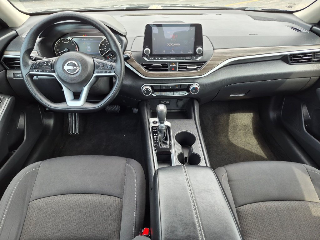 Used 2025 Nissan Altima 2.5 SV FWD image 20