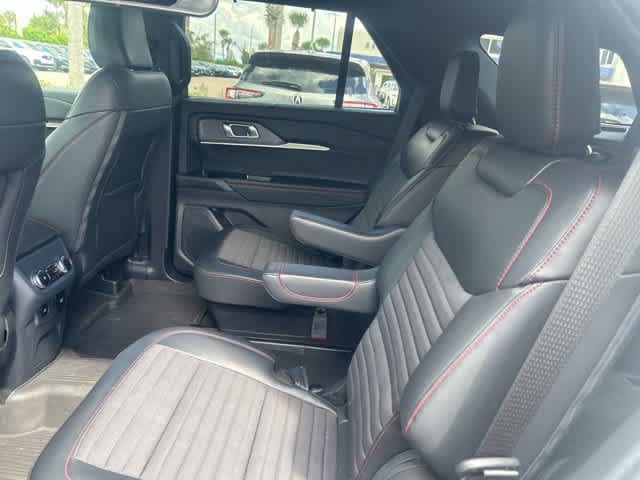 Used 2025 Ford Explorer ST-Line w/ Premium Package AWD/4WD image 19