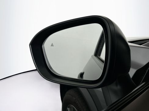 Used 2023 Nissan Rogue S FWD image 16