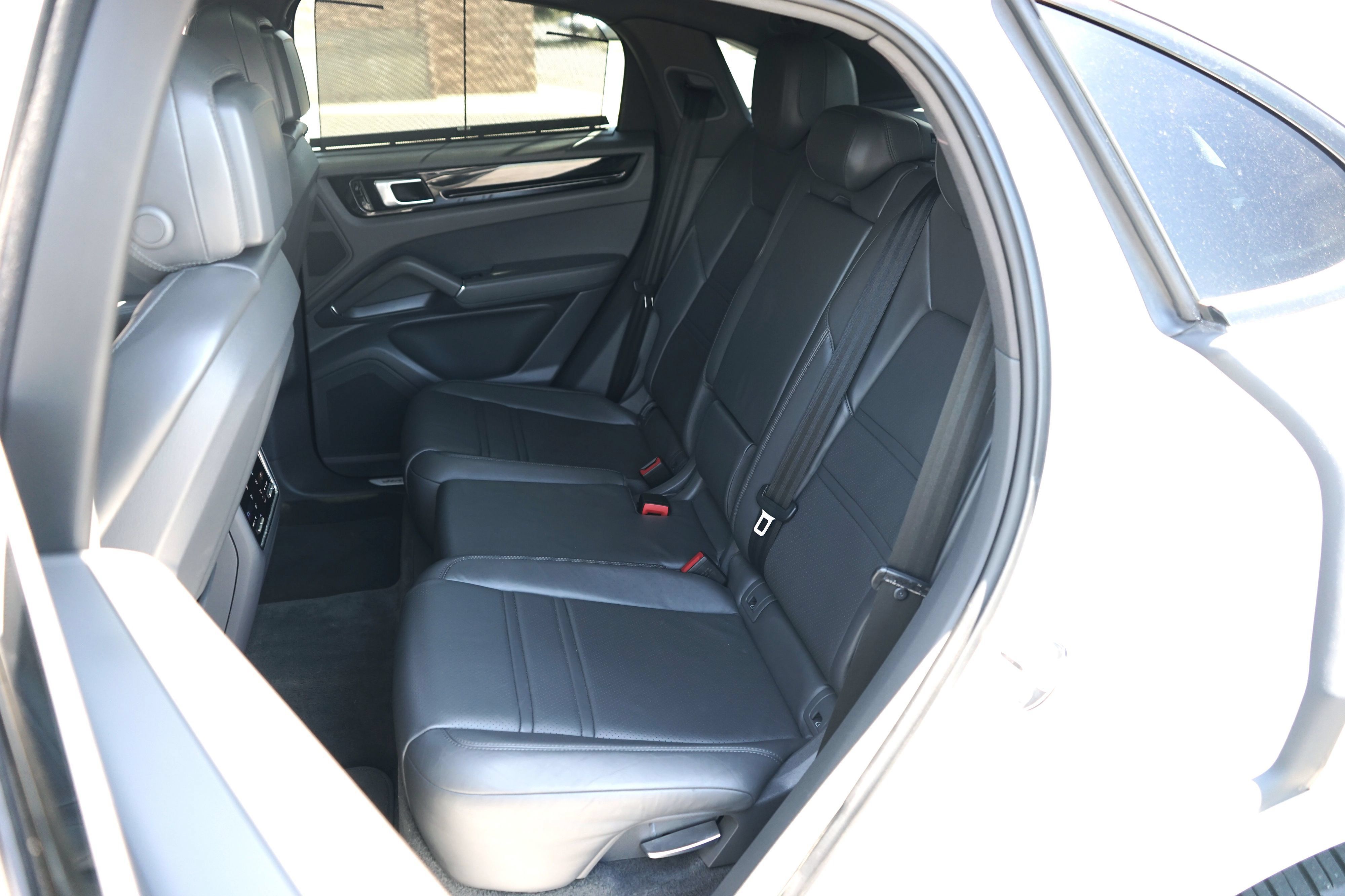 Used 2020 Porsche Cayenne S AWD/4WD image 37
