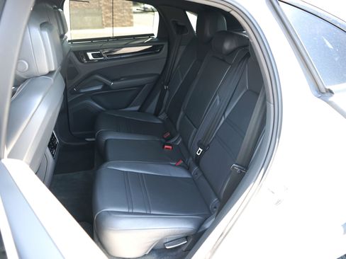 Used 2020 Porsche Cayenne S AWD/4WD image 37